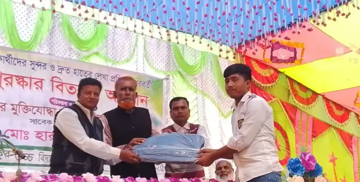 [পীরগঞ্জে পরীক্ষার্থীদের বিদায় ও নবীন বরণ অনুষ্ঠানে আবু আজাদ বাবলু]