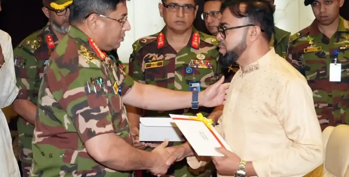 [জুলাই গণঅভ্যুত্থানে আহত যোদ্ধা ও শহীদ যোদ্ধাগণের পরিবারবর্গকে সংবর্ধনা প্রদান]