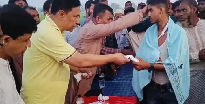 [পীরগঞ্জ উপজেলার কুমারপুরে অগ্নিকান্ডে ক্ষতিগ্রস্থদের মাঝে বিএনপির নগদ অর্থ প্রদান]