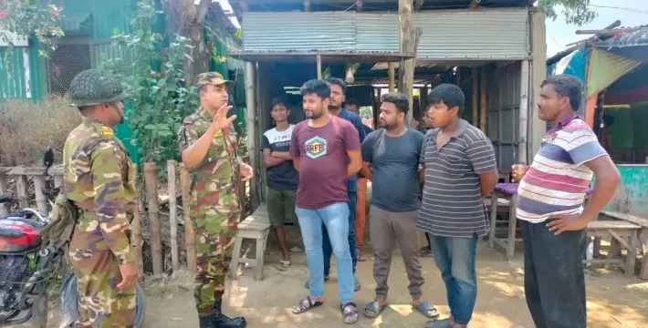 [বদরগঞ্জে সেনাবাহিনী ও পুলিশের যৌথ অভিযানে ফুটপাত দখল মুক্ত]