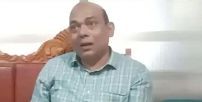 [ভারতে পালানোর সময় তারাগঞ্জ উপজেলা পরিষদের চেয়ারম্যান আটক]