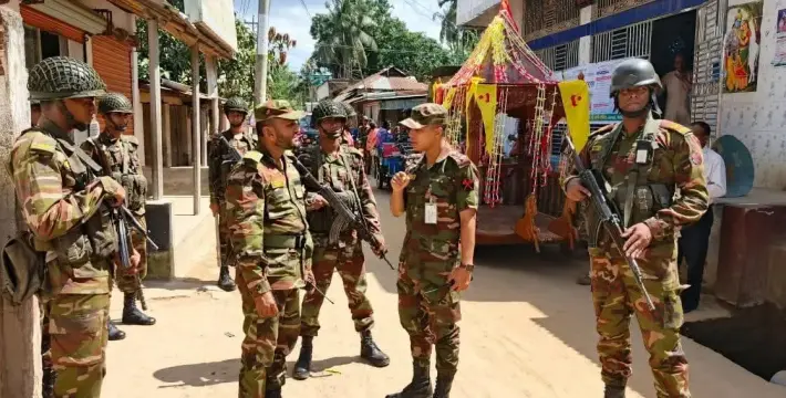 [পীরগঞ্জে রথযাত্রা উপলক্ষে শ্রীশ্রী কালী মন্দির পরিদর্শন করলেন ক্যাপ্টেন মা- আরিয বিন বাশার]